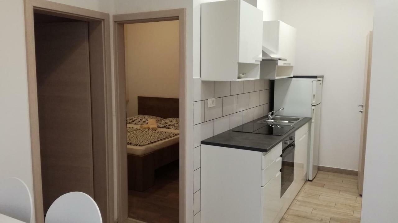 Appartma Katja Gabrovica pri Crnem Kalu Exterior photo